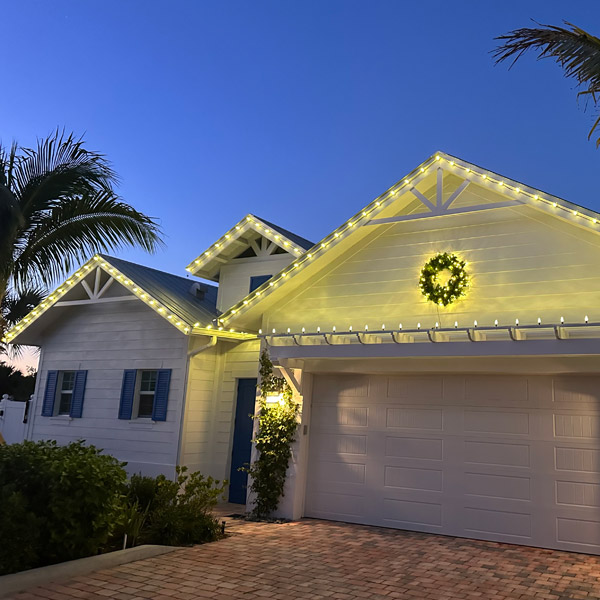under soffit lighting